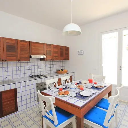 Sud Est Le Di Elisa Apartamento *